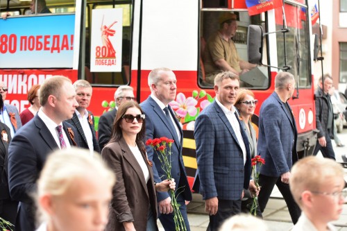 Металлурги Уральской Стали широко отметили 80-летие Великой Победы Металлурги Уральской Стали широко отметили 80-летие Великой Победы