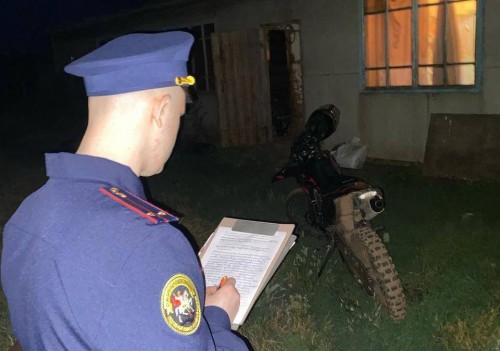 В Александровском районе местный житель одного знакомого убил второго покалечил 