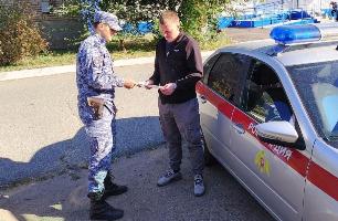 В Оренбургской области  росгвардейцы провели акцию «Безопасный дом, подъезд, квартира»