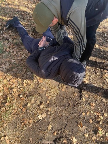 В Оренбурге задержали новосибирского курьера-мошенников за хищение 3 миллионов рублей