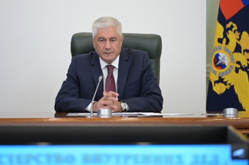 Министр внутренних дел России Владимир Колокольцев наградил оренбургских полицейских за спасение людей