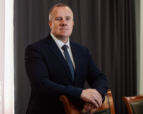 Управляющий директор АО «Уральская Сталь» С.Г. Журавлёв поздравил оренбуржцев с Новым Годом