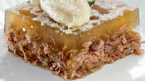 Россиян предупредили об опасности холодца