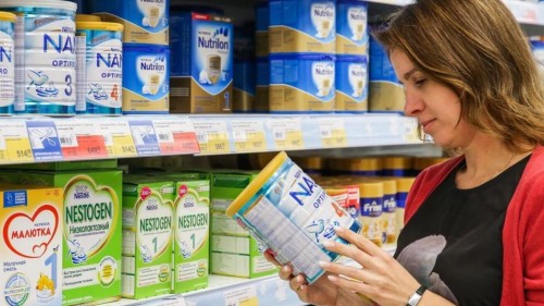 Детские смеси Nestlé временно прекратят ввозить в Россию