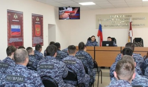 В Управлении вневедомственной охраны прошли занятия по соблюдению мер безопасности при эксплуатации личного и служебного транспорта