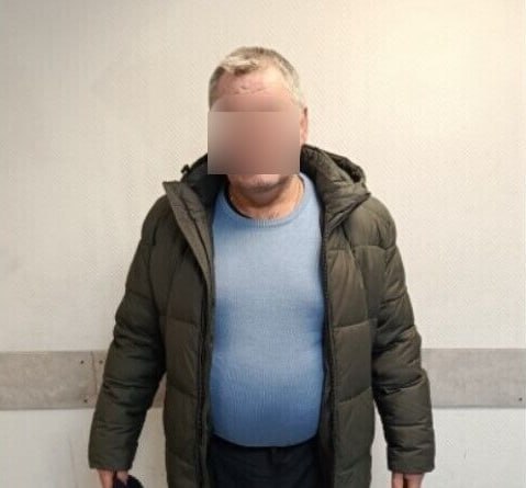 Оренбуржец сорвал посадку на рейс в аэропорту Нового Уренгоя Оренбуржец сорвал посадку на рейс в аэропорту Нового Уренгоя