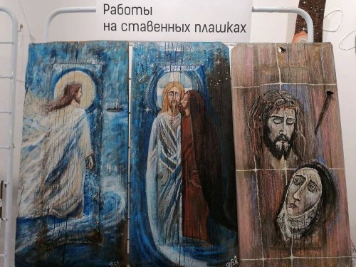 В Оренбурге открылась выставка картин, написанных на старых досках В Оренбурге открылась выставка картин, написанных на старых досках