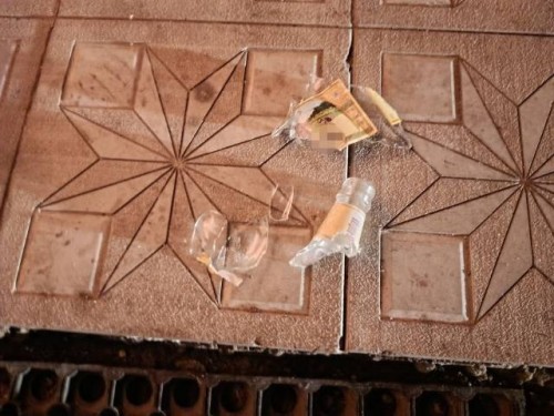 Житель Сараташа нанес собутыльнику удары разбитой стеклянной бутылкой Житель Сараташа нанес собутыльнику удары разбитой стеклянной бутылкой