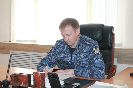 ЗАМЕСТИТЕЛЬ НАЧАЛЬНИКА УПРАВЛЕНИЯ ВНЕВЕДОМСТВЕННОЙ ОХРАНЫ ПРОВЕДЕТ ПРЯМУЮ ЛИНИЮ С ГРАЖДАНАМИ ПО ВОПРОСУ ТРУДОУСТРОЙСТВА НА СЛУЖБУ В РОСГВАРДИЮ И ПОСТУПЛЕНИЯ В ВЕДОМСТВЕННЫЕ ИНСТИТУТЫ