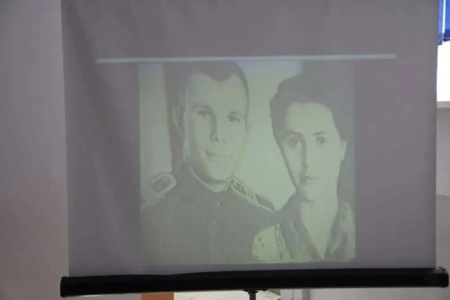 В Оренбурге личное дело супруги Юрия Гагарина передали в архив