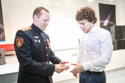 В Оренбурге заместитель начальника Управления Росгвардии по Оренбургской области вручил студенту медаль «За содействие Специальной военной операции»