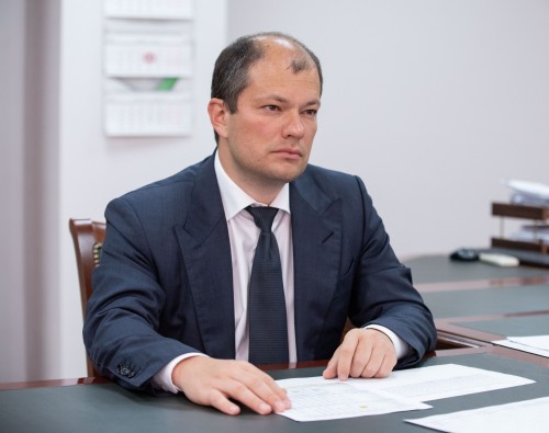 Генеральный директор УК «Уральская Сталь» Денис Сафин поздравил новотройчан с днём города