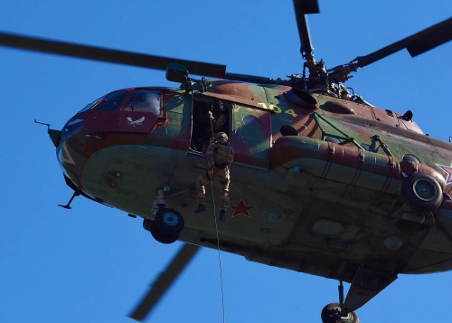 СПЕЦНАЗ РОСГВАРДИИ ОТРАБОТАЛ БЕСПАРАШУТНОЕ ДЕСАНТИРОВАНИЕ В ОРЕНБУРГСКОЙ ОБЛАСТИ 