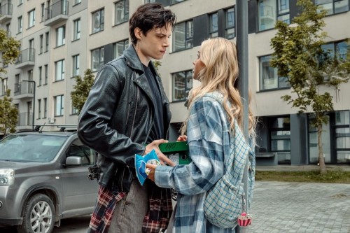 Лето взяло в руки краски: Wink представляет яркий коктейль премьер июня Лето взяло в руки краски: Wink представляет яркий коктейль премьер июня
