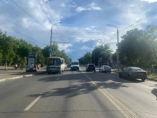 В Оренбурге автобус ПАЗ сбил двух женщин