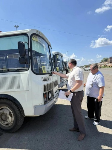 В Оренбурге продолжаются проверки автобусных маршрутов В Оренбурге продолжаются проверки автобусных маршрутов