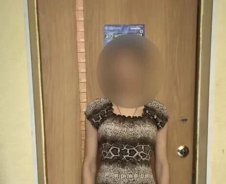 На заправке в Оренбурге девушка украла канистру с маслом На заправке в Оренбурге девушка украла канистру с маслом