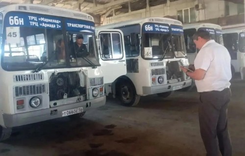 В Оренбурге продолжаются проверки автобусов В Оренбурге продолжаются проверки автобусов