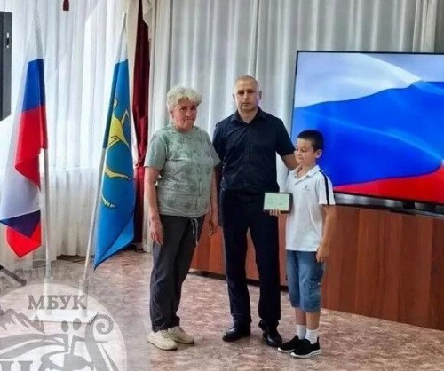 В Кувандыке вручили государственные награды семьям погибших воинов СВО В Кувандыке вручили государственные награды семьям погибших воинов СВО