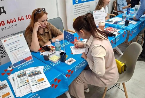 С начала 2026 года региональная служба занятости помогла 9,3 тысячам оренбуржцев найти работу