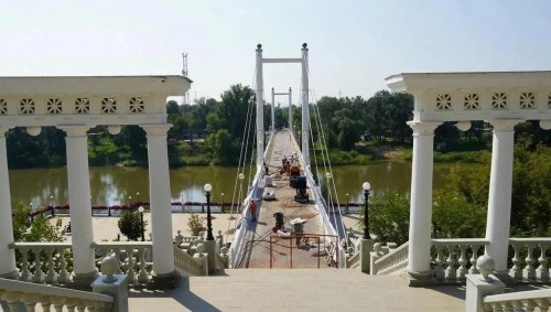 В Оренбурге пешеходный мост через Урал должны отремонтировать к первому сентября В Оренбурге пешеходный мост через Урал должны отремонтировать к первому сентября