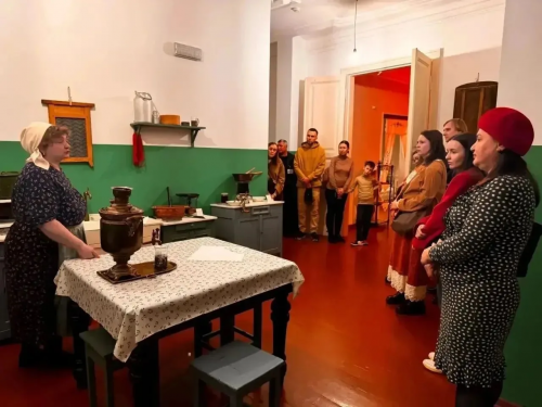 В Оренбурге пройдёт «Вечер ностальгии» с экскурсией и кинопоказом в Гагаринском дворике