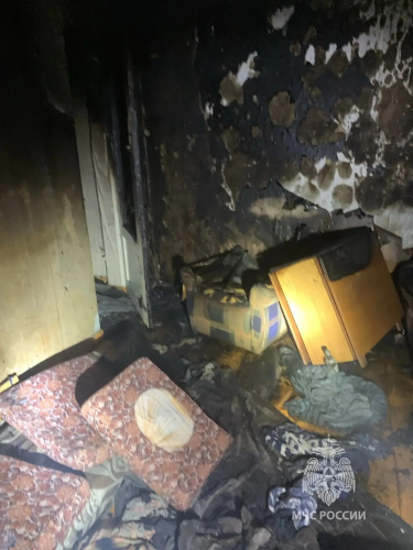 В Орске при пожаре в квартире погиб мужчина В Орске при пожаре в квартире погиб мужчина