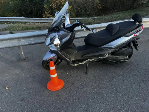 Авария с пострадавшим водителем скутера произошла на Нежинском шоссе в Оренбурге Авария с пострадавшим водителем скутера произошла на Нежинском шоссе в Оренбурге
