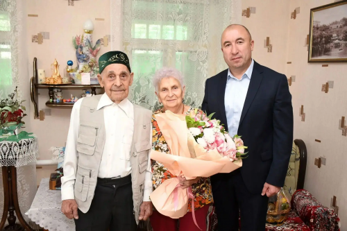 Первый замглавы Оренбурга навестил 101‑летнего ветерана ВОВ в День пожилых людей Первый замглавы Оренбурга навестил 101‑летнего ветерана ВОВ в День пожилых людей
