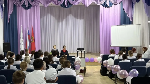 Полицейские Орска рассказали студентам о безопасности в интернете Полицейские Орска рассказали студентам о безопасности в интернете